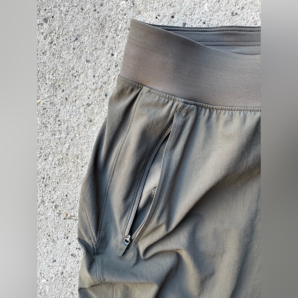 Lululemon Adapted State High-Rise Jogger Size 10 Gray Athleisure Run READ - Picture 3 of 13